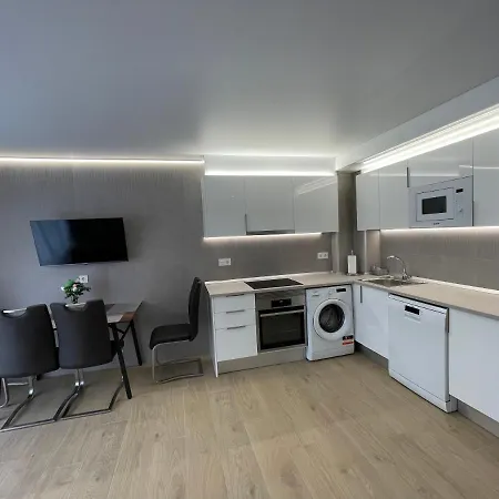 Aurelia Apartment *